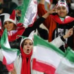 Irán prohíbe de nuevo la entrada de mujeres a estadio de fútbol.