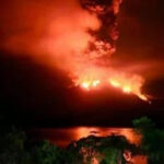 Volcán Ruang hace erupción en Indonesia; evacúan a cientos de personas ante aumento de actividad.