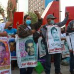 AMLO elabora informe sobre Ayotzinapa que entregará a los padres de normalistas.