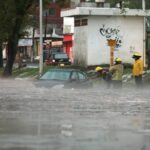 Lluvia causa encharcamientos y accidentes viales en Puebla capital.