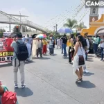 Integrantes de pueblos originarios de Cholula y 28 de Octubre desquiciaron la federal Atlixco.