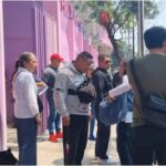 Revisan mochilas en evento de Clara Brugada; refuerzan seguridad tras asesinato de colaboradores.