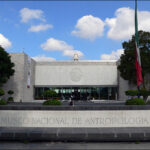 Sheinbaum ve premio a Museo Nacional de Antropología como un “pasito” para que España pida “perdón”.