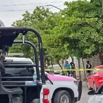 Ejecutan a madre frente a secundaria en Villa Bonita, al sur de Culiacán.