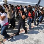 México ha recibido a 56 mil 298 connacionales repatriados por EE.UU. desde enero.